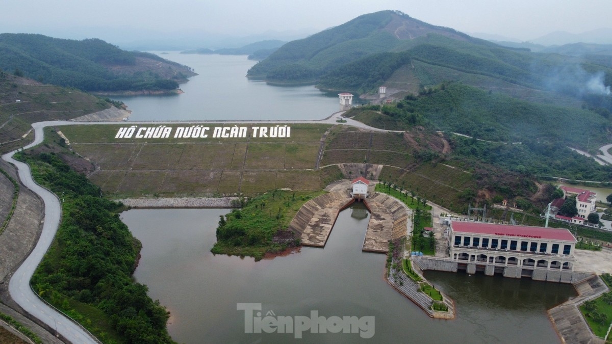 bo nong nghiep tra loi ve viec nuoi ca tai ho chua nuoc ngan truoi hinh anh 1