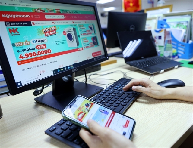 vietnamese spend nearly vnd150 trillion online shopping picture 1