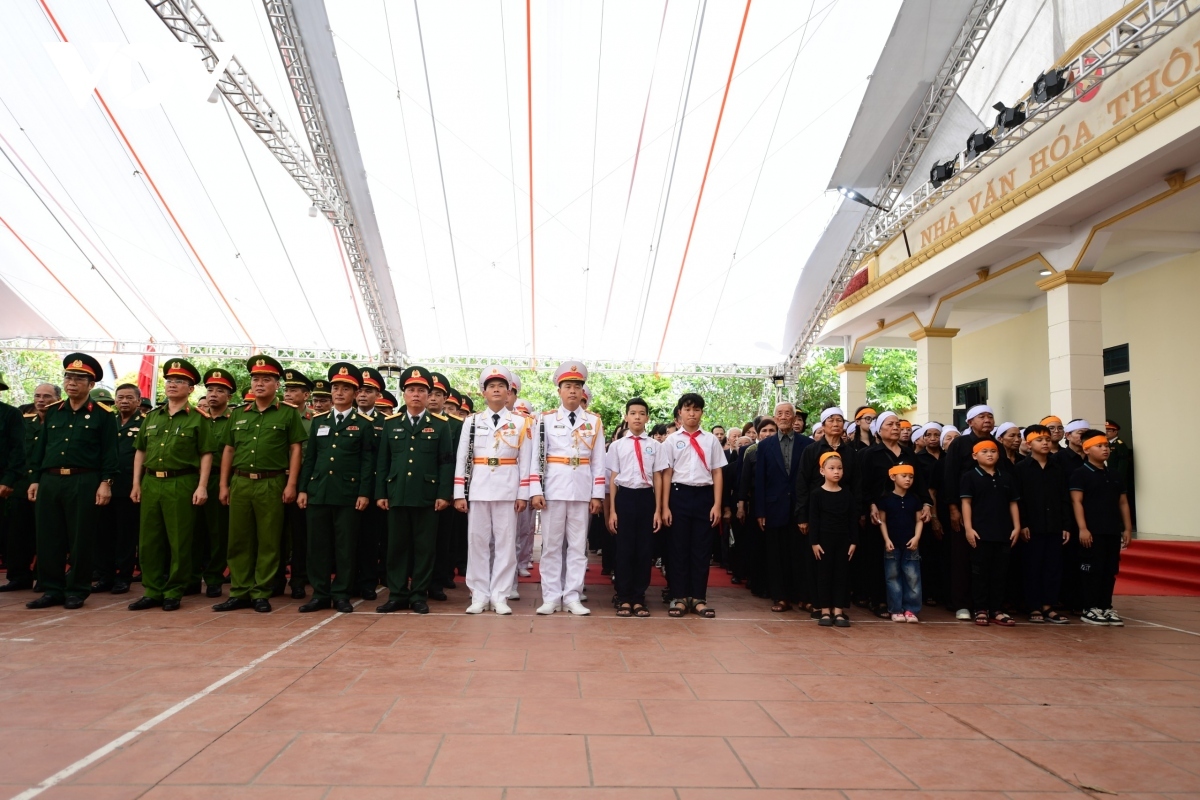 hometown of party leader nguyen phu trong holds memorial service picture 4