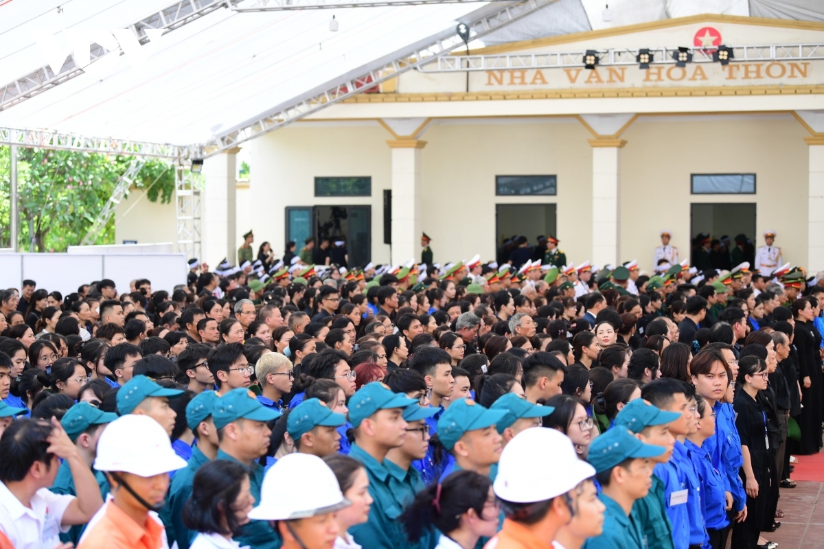 hometown of party leader nguyen phu trong holds memorial service picture 6