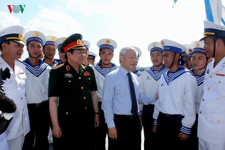 party leader nguyen phu trong and vietnamese people in photos picture 7