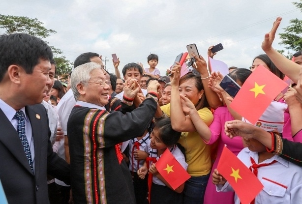 party leader nguyen phu trong and vietnamese people in photos picture 9