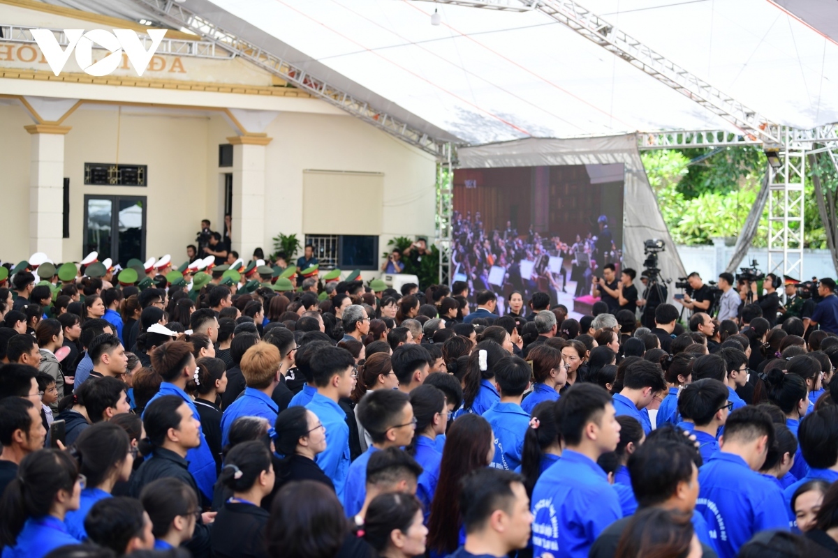 hometown of party leader nguyen phu trong holds memorial service picture 9