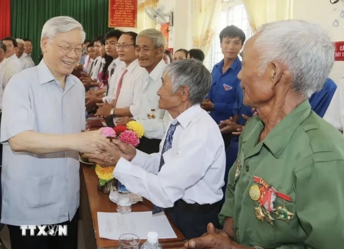 foreign researchers highlight party chief s contributions to vietnamese people s happiness picture 1