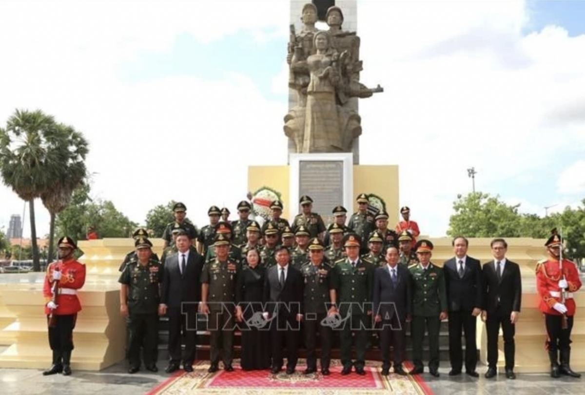 vietnamese fallen soldiers commemorated in phnom penh picture 1