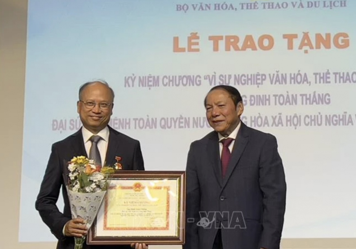 vietnamese ambassador in france honoured for cultural popularisation picture 1