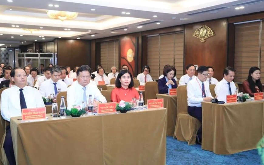 hanoi opens party work course for vientiane officials picture 1