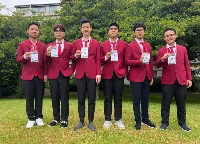 vietnamese students win five medals at int l math olympiad 2024 picture 1