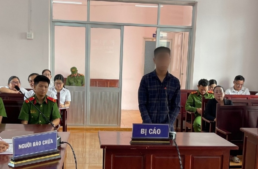 lanh 15 nam tu vi ghen tuong sat hai ban tinh o bac lieu hinh anh 1