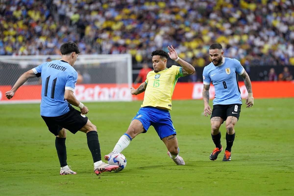 brazil thua uruguay tren cham luan luu, dung buoc o tu ket copa america hinh anh 9