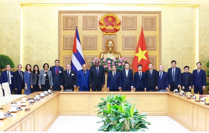 vietnamese pm welcomes parliamentary leader of cuba picture 1