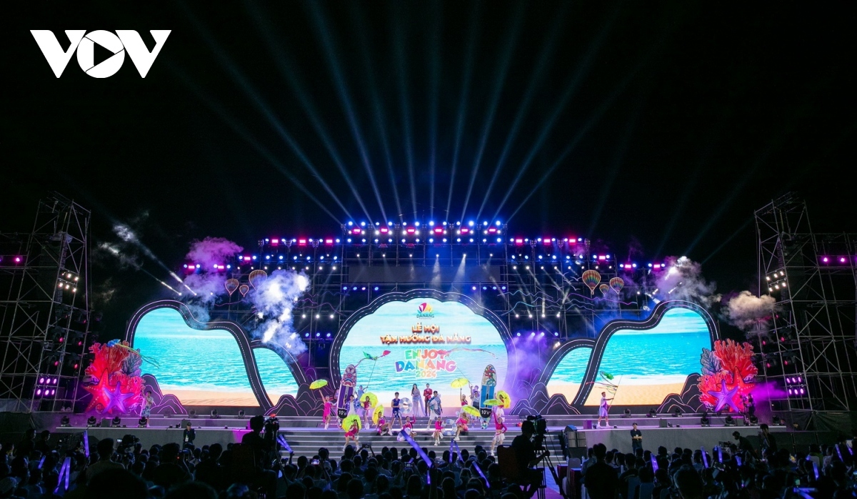 enjoy da nang festival 2024 attracts large number of tourists picture 2