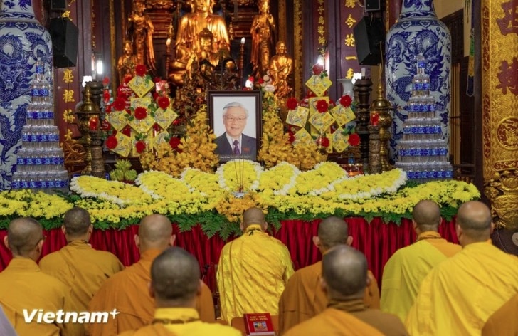 buddhist monks, nuns, followers pay tribute to party chief picture 1