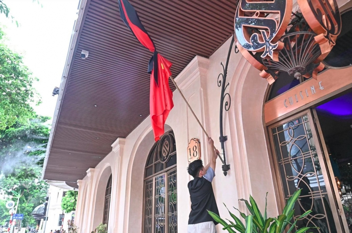 national flags at half-mast for state funeral of party leader picture 10