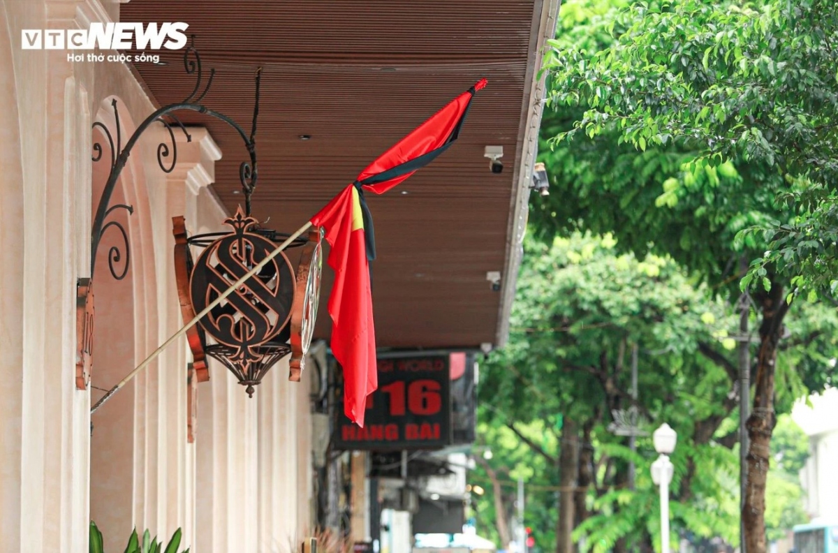 national flags at half-mast for state funeral of party leader picture 2