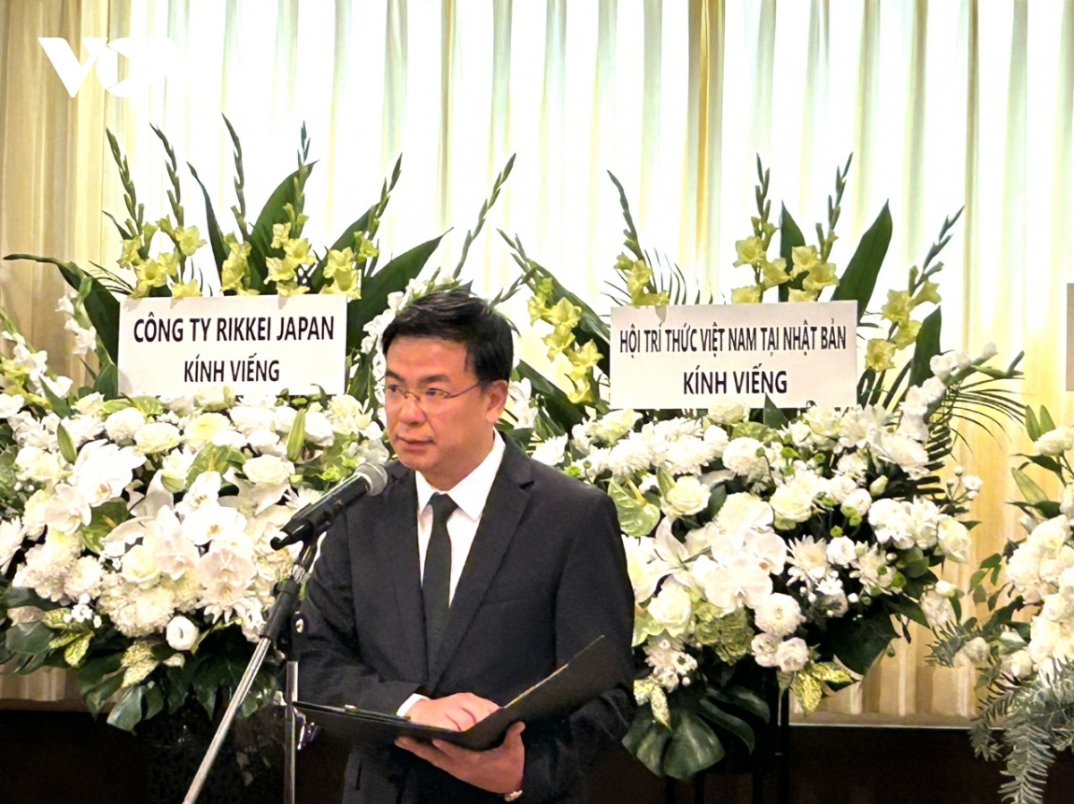 vietnamese embassies hold tribute-paying ceremonies for party chief picture 2