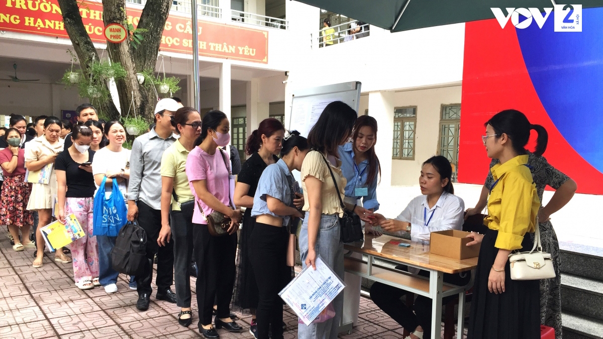 Phụ huynh buồn bã vì đặt nguyện vọng kiểu "đánh bạc"