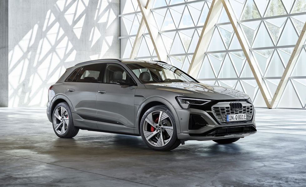 Vừa ra mắt tại Việt Nam hơn một tháng, Audi Q8 e-tron đã sắp bị khai tử