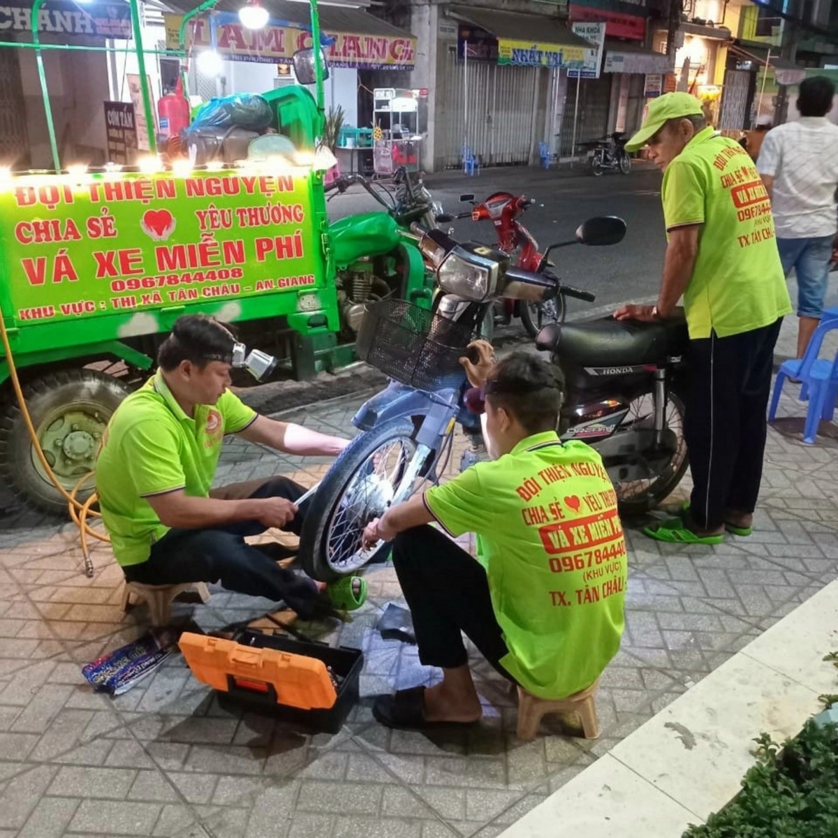 Nghìn đêm làm “hiệp sĩ” trên đường thiên lý