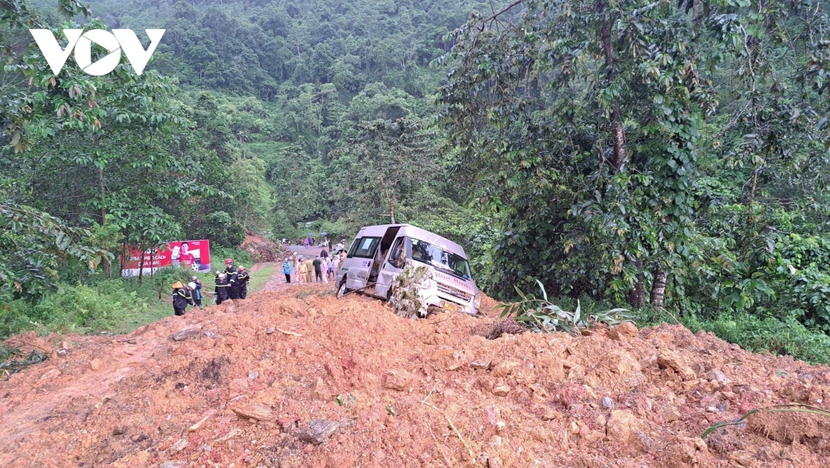 thirteen killed in ha giang landslide picture 1