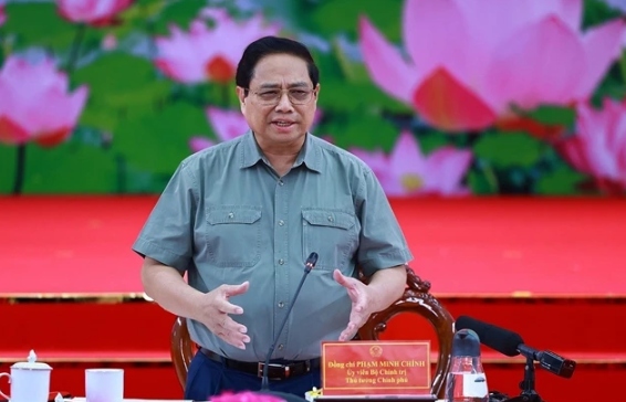 pm requests settlement of obstacles to expressway project in mekong delta picture 1