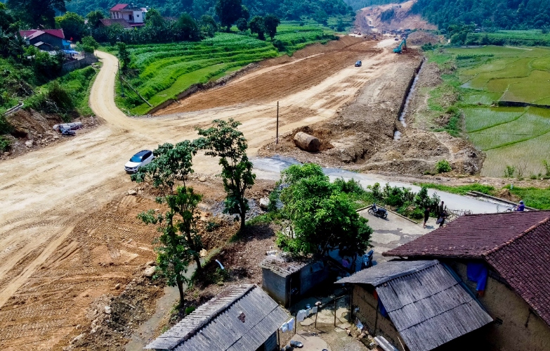 Đẩy nhanh công tác GPMB để tháo điểm nghẽn trong giải ngân vốn tại Cao Bằng