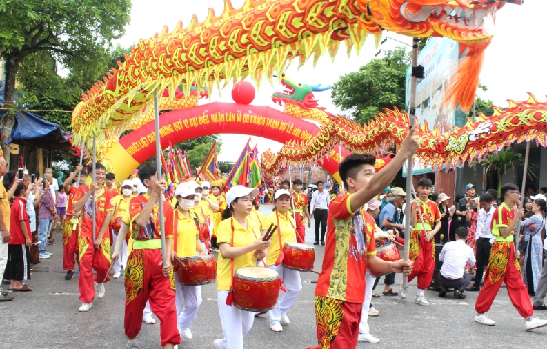 Rực rỡ Lễ hội Đình Trà Cổ năm 2024 ở Quảng Ninh