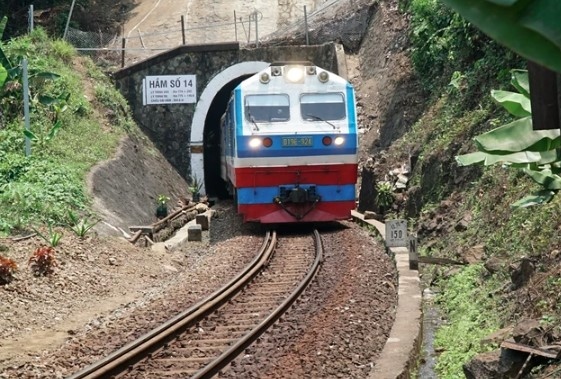 council set up to review railway lines, plans in hanoi picture 1