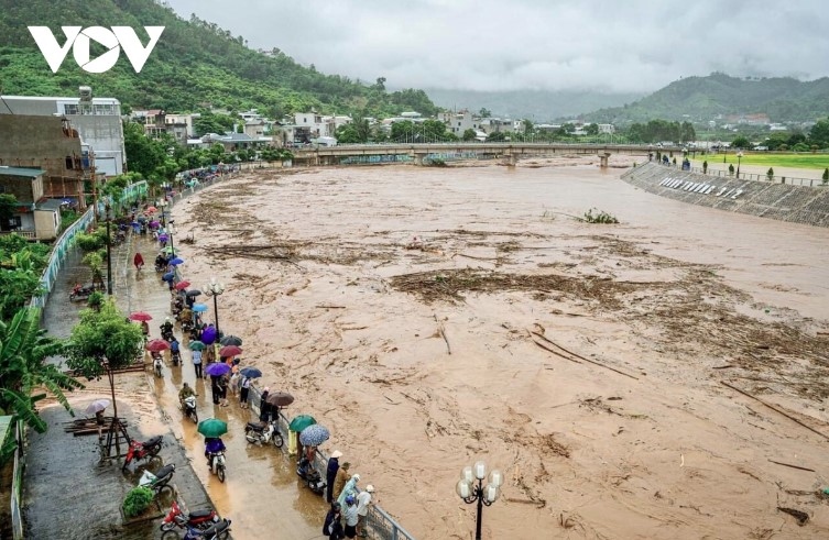 16 reported dead and missing as flash floods hit northern localities of vietnam picture 2
