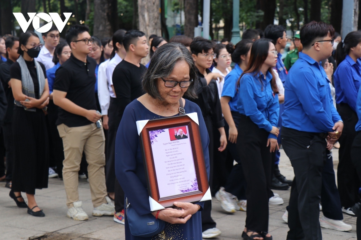 people nationwide bid adieu to party secretary general nguyen phu trong picture 5