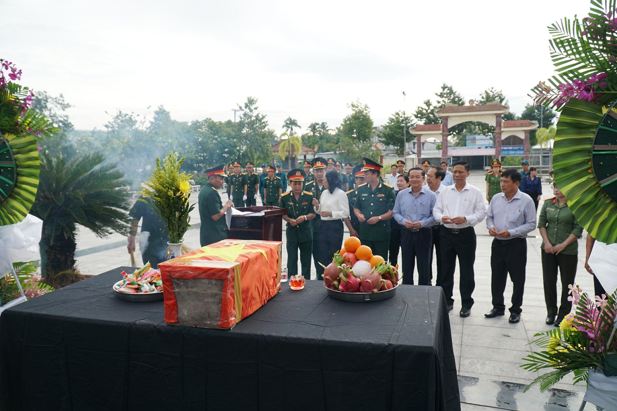 Cần Thơ tổ chức Lễ truy điệu, an táng hài cốt liệt sĩ