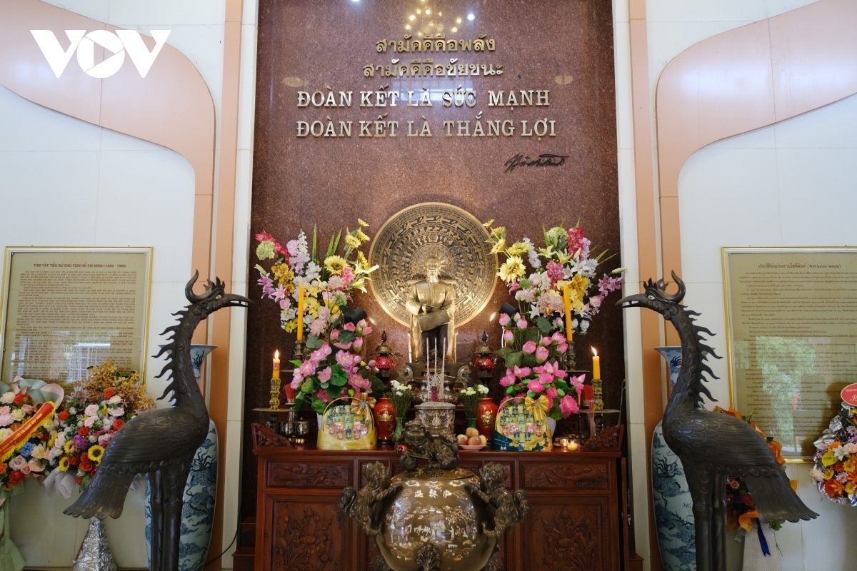 a tour around president ho chi minh relic site in thailand picture 8