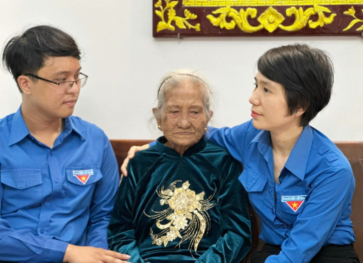 Các địa phương tổ chức nhiều hoạt động chăm lo gia đình chính sách dịp 27/7