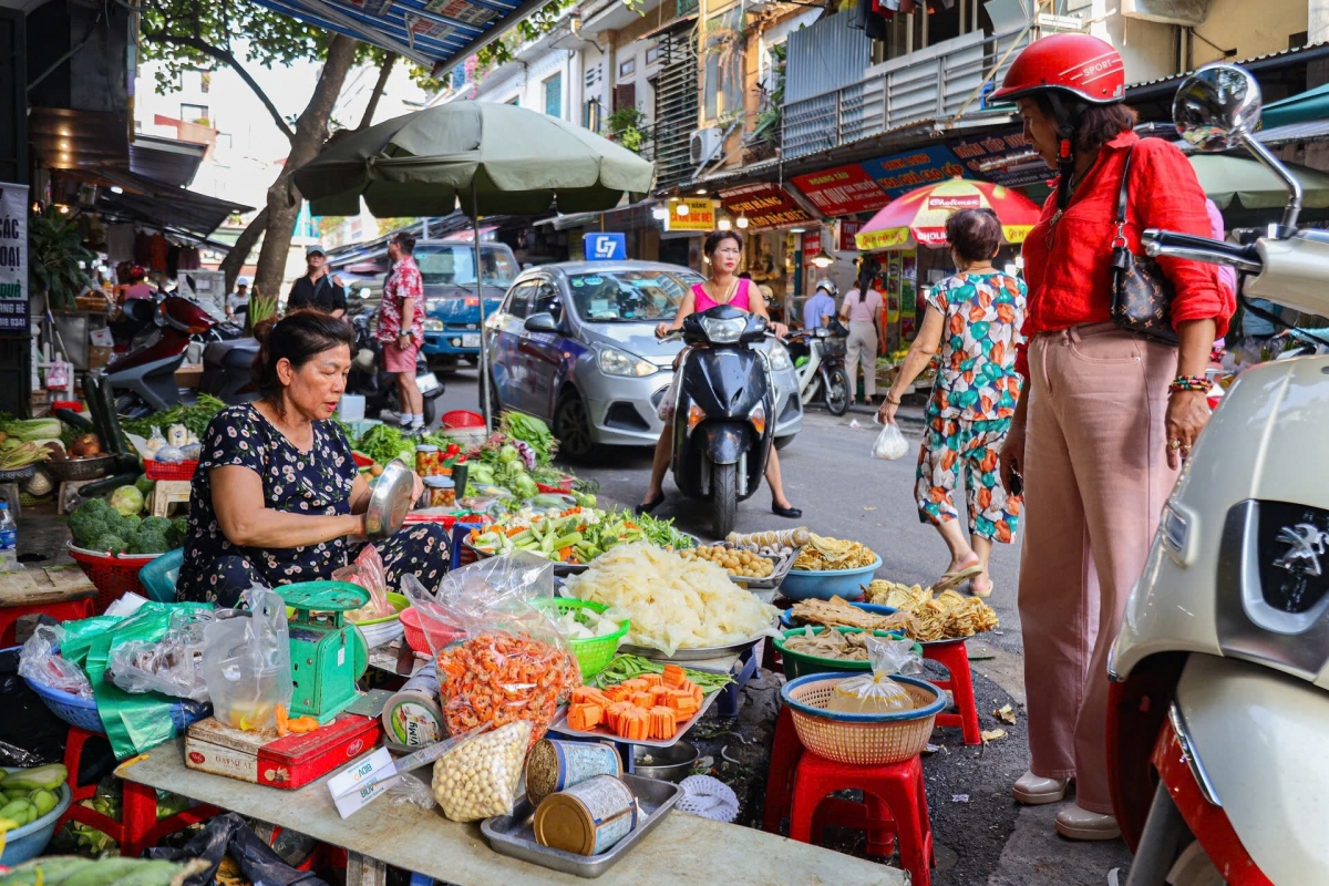 Do le ram thang 7 hut khach, nuom nuop nguoi mua hinh anh 15