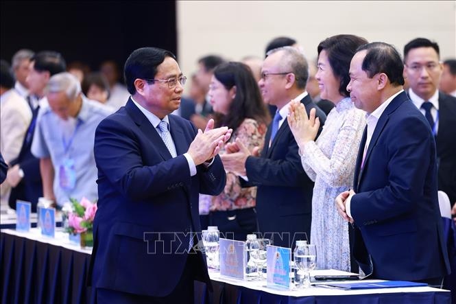 thủ tướng dự hội nghị người việt nam ở nước ngoài trên toàn thế giới hình ảnh 1 thu tuong du hoi nghi nguoi viet nam o nuoc ngoai tren toan the gioi hinh anh 1