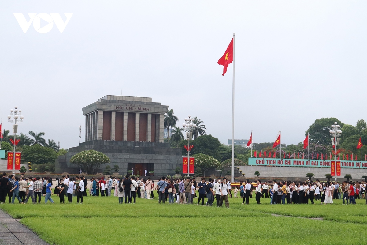  la co thang tam - ca khuc gieo vao long nguoi nghe cam giac tu hao hinh anh 1