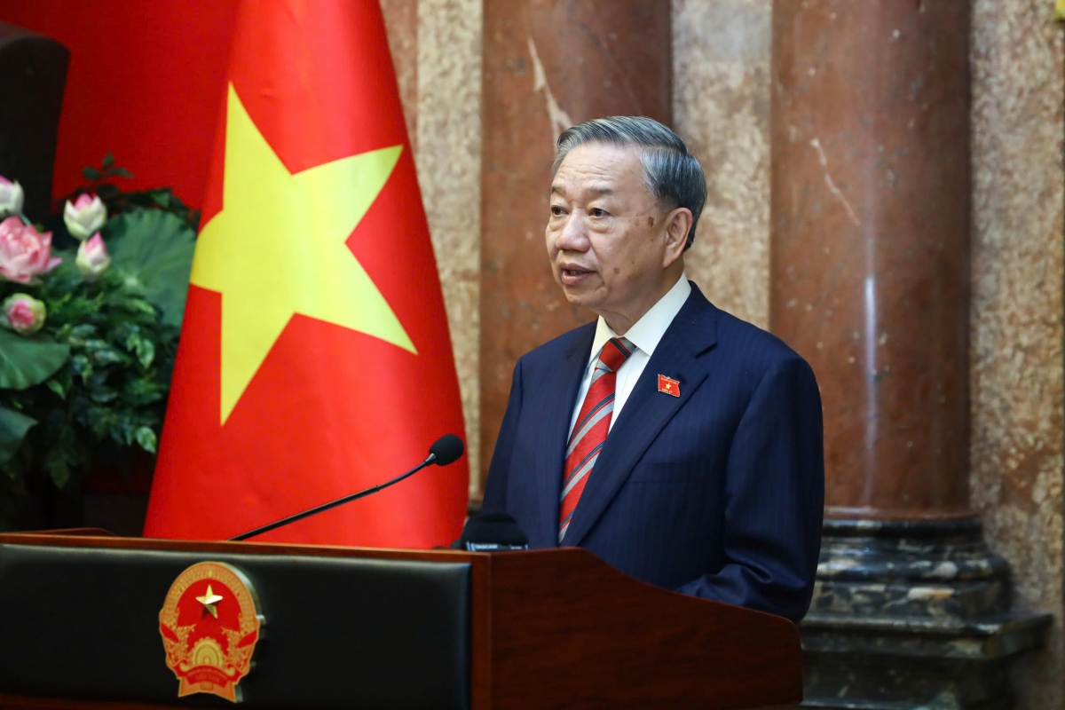 Tổng Bí thư, Chủ tịch nước Tô Lâm trao Quyết định cho các Phó Thủ tướng và Bộ trưởng
