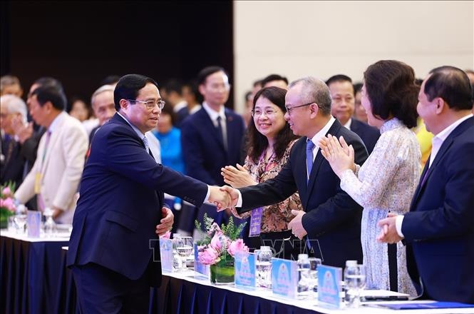 thủ tướng dự hội nghị người việt nam ở nước ngoài trên toàn thế giới hình ảnh 2 thu tuong du hoi nghi nguoi viet nam o nuoc ngoai tren toan the gioi hinh anh 2