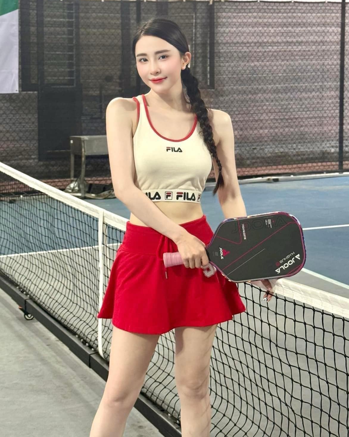 my nhan viet khoe dang tren san pickleball hinh anh 1