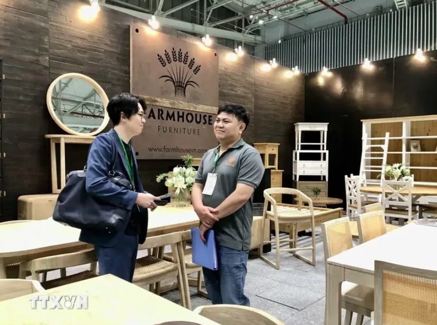 int l furniture home accessories fair opens in hcm city picture 1