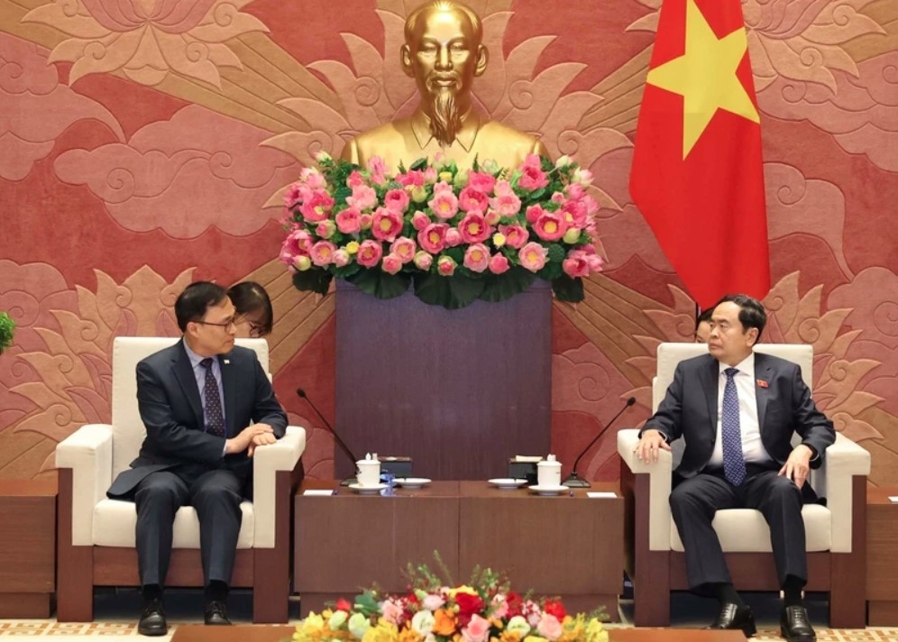 na chairman receives new korean ambassador to vietnam picture 1