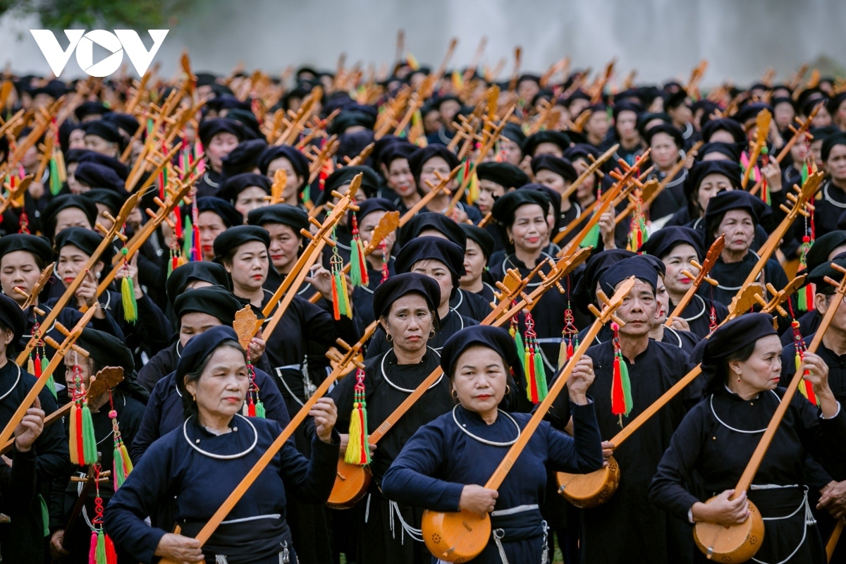 festival to celebrate ethnic then singing and tinh musical instruments picture 1