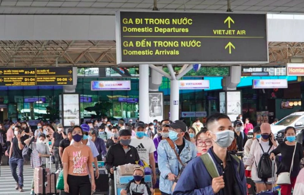 Tan Son Nhat airport expects to serve 120,000 passengers daily over National Day