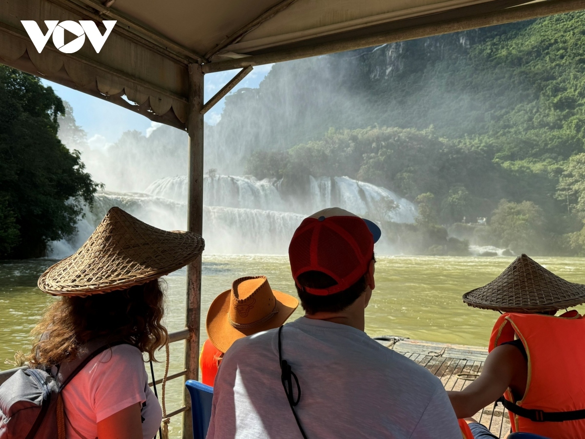 discovering ban gioc waterfall - one of the most beautiful worldwide picture 7