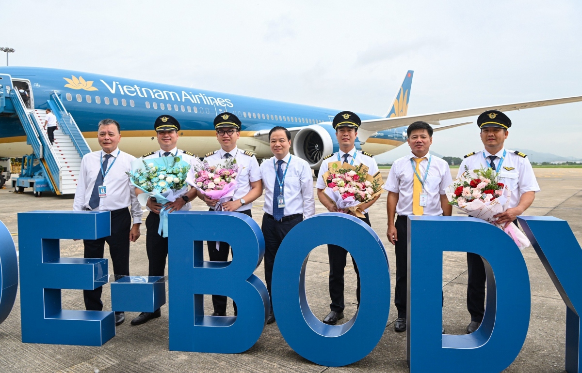 kham pha sieu may bay than rong boeing 787-10 cua vietnam airlines hinh anh 4