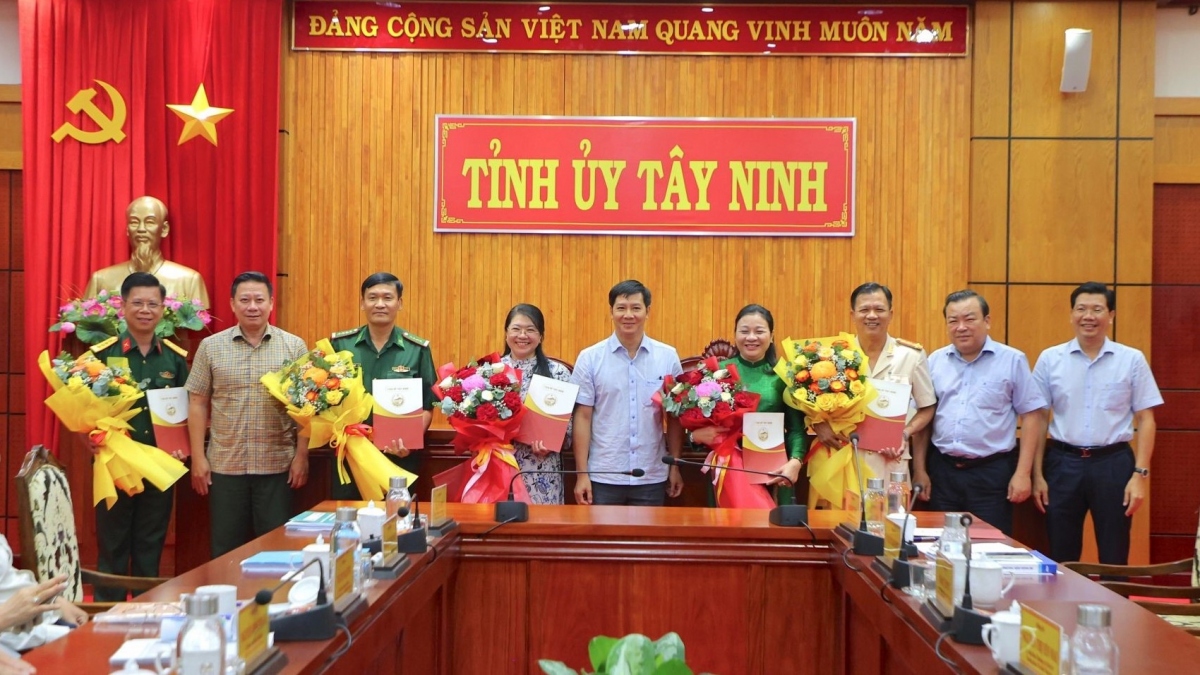 bo sung 5 nhan su tham gia ban chap hanh Dang bo tinh tay ninh hinh anh 1