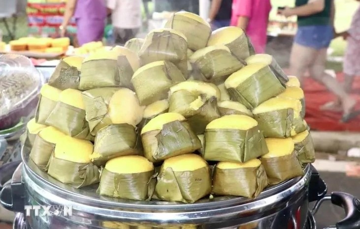 100 traditional cakes made from palmyra palm set vietnamese record picture 1