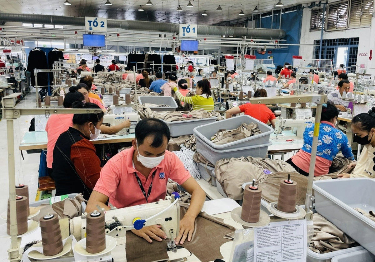 mạnh tay thực hiện chính sách ưu đãi, doanh nghiệp dệt may vẫn khó tìm công nhân hình ảnh 1 manh tay thuc hien chinh sach uu dai, doanh nghiep det may van kho tim cong nhan hinh anh 1