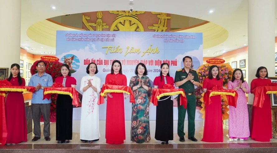 photo exhibition on general vo nguyen giap opens in quang binh picture 1