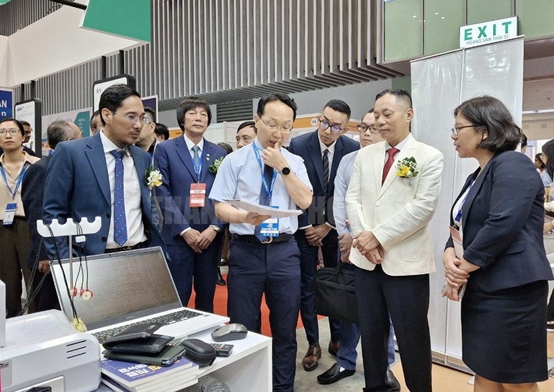 over 450 businesses worldwide attend vietnam medipharm expo picture 1